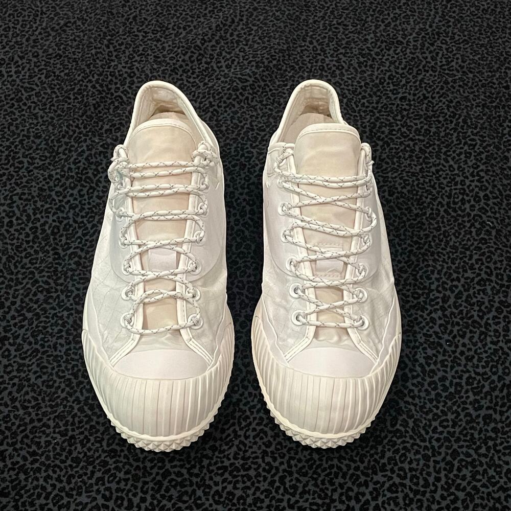 Converse Men’s Low Top Sneakers in Off-White - Picture 2 of 7